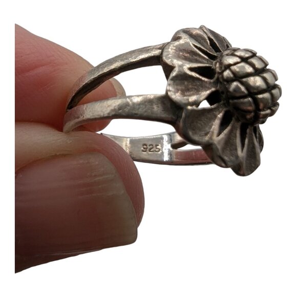 Vintage Sterling Silver 925 Floral Ring With Intricate Flower Design Size 5.5 - Picture 2 of 4